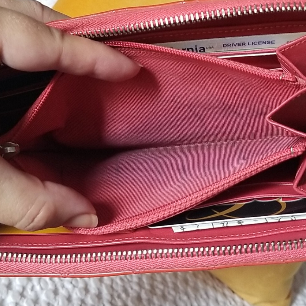 Authentic Chanel wallet - Picture 12 of 12